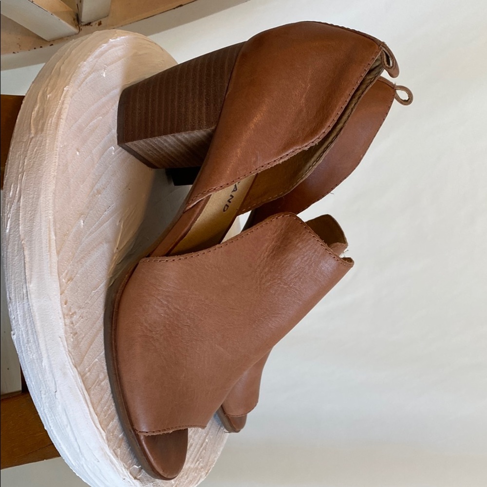 Lucky Brand Women's Brown Leather Shoes - Picture 2 of 5